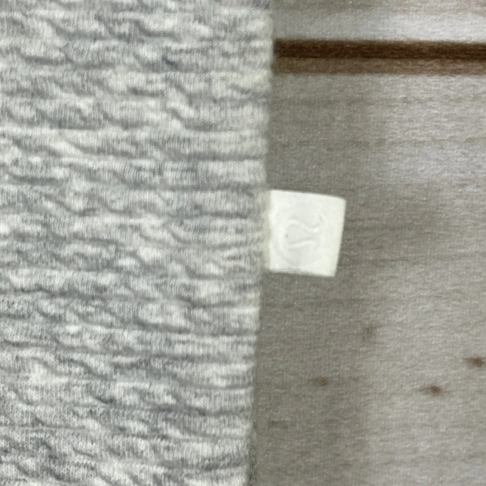 Lululemon Vinyasa Scarf Gray Space Dye Waffle Texture Snap Wrap 62